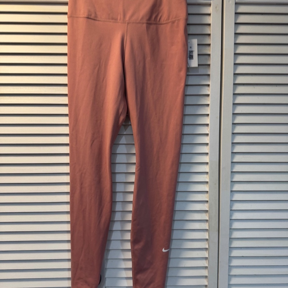 NWT- Nike Peach Leggings Small